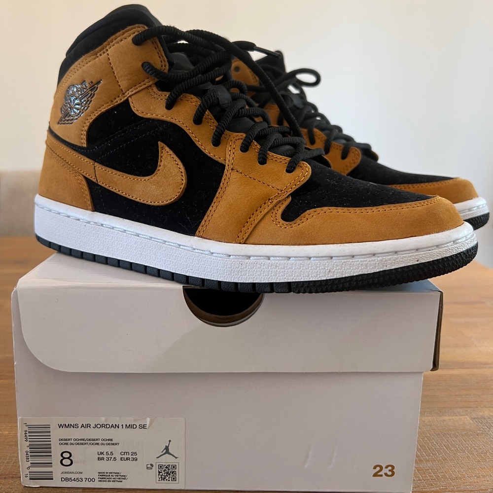 Jordan 1 Mid SE Desert Ochre Sneakers - Black and Brown
